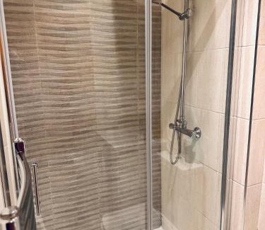 Staines Apartment | High Street Duplex 3 Bed Flat