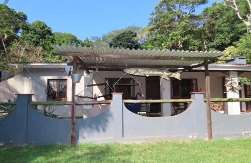 Pumula House | High Tide & Green Grass