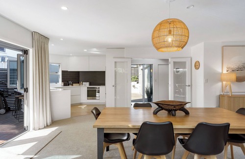 Mount Maunganui House | High Tide Haven ~ Mount Maunganui - Beyonder Holiday Homes