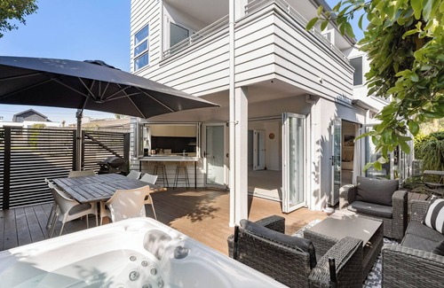 Mount Maunganui House | High Tide Haven ~ Mount Maunganui - Beyonder Holiday Homes