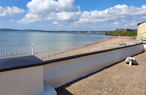 Duncannon Cottage | HIGH TIDE, pet friendly, with a garden in Duncannon, County Wexford