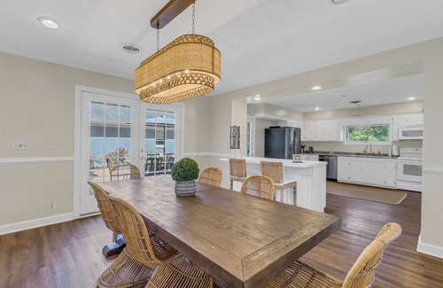 Irvington House | HIGH TIDE: Spacious Comfort Next to Tides Inn