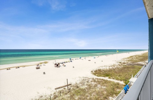Fort Bay House | High Tides & Good Vibes! 2 Relaxing Units, Direct Access to Beach, Free Parking