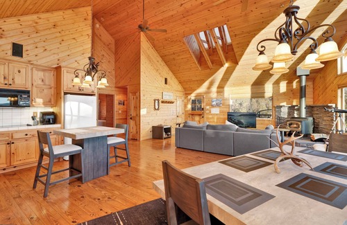 Fawnskin Cabin | High-Top Lakeview Chateau | Relaxing Modern Fawnskin Retreat