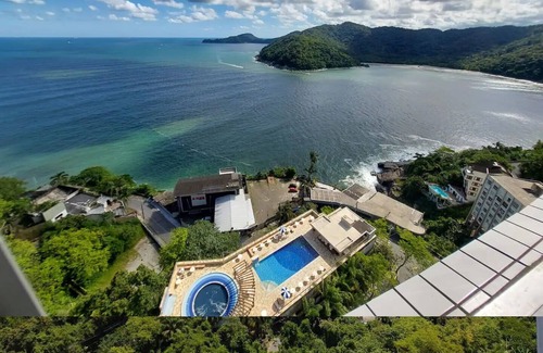 Porchat Island Apartment | High view of Porchat Island, lots of space, comfort, technology and unique view