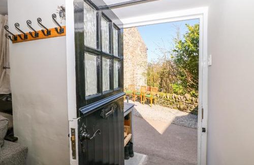 Castleton House | High View Cottage