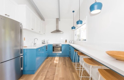 Surf Beach House | High View Haven - Ocean views, right by the beach