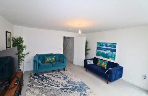 High Wycombe House | High Wycombe Stunning Stylish Four Bedroom House
