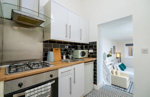 Islington Apartment | Highbury Studio just a 1 minute walk away from Highbury & Islington Station