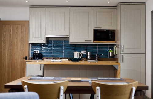 Shanklin Cabin | Highcliff Cottage - Clifftop Paradise