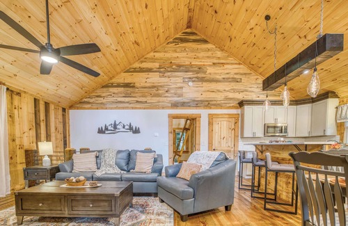 Blue Ridge Cabin | Higher Hopes - pets, hot tub, games, fire pit