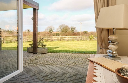 Bodmin Cottage | HIGHER KERNICK STABLE, pet friendly, with a garden in Blisland