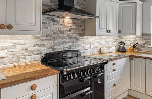 Ingrow Cottage | Higher Kirkstall Wood Farm