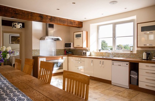 Heligan Cottage | HIGHER WEDDICOTT BARN, pet friendly, with a garden in Chagford