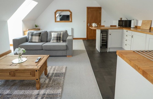 Wisbech Apartment | HIGHFIELD BARN, romantic, character holiday cottage in Upwell