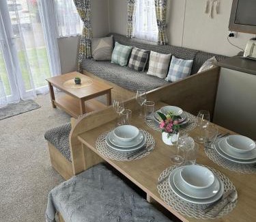 Clacton-on-Sea Apartment | Highfield Grange Holiday Park