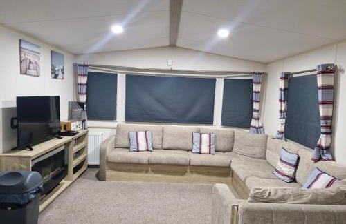 Clacton-on-Sea Ski Chalet | Highfield Grange Holiday Park