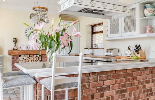 Bishopston House | Highfield House - Three Bedroom House, Sleeps 7