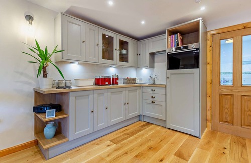 Marybank House | Highfield Lodge - One Bedroom House, Sleeps 2
