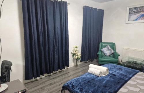 Sheffield House | Highfields House - Free Wifi - Free Local Parking