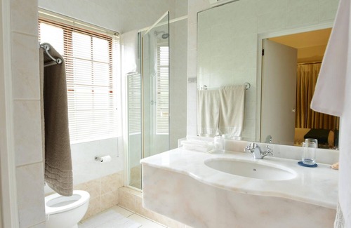 Greater Johannesburg Metropolitan Area House | Highgrove Guesthouse