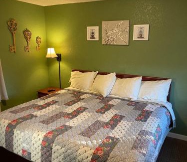 Fairmont Hotel | Highland Court Motel