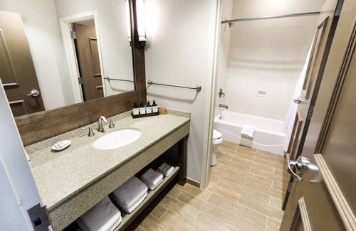 Fairfield Cabin | Highland Double | Steps to Slopes & Pool