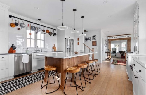 Van Dyne House | Highland Farmhouse- Located on Hobby Farm