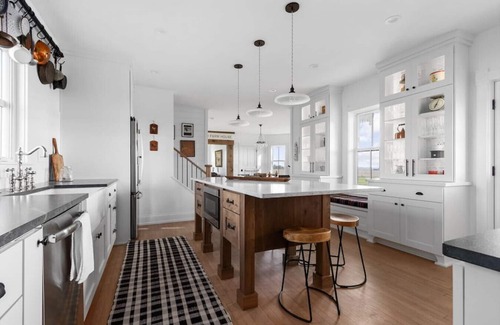 Van Dyne House | Highland Farmhouse- Located on Hobby Farm