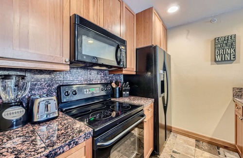 The Highlands Condo | Highland Greens Lodge 210 1 Bedroom Condo by RedAwning