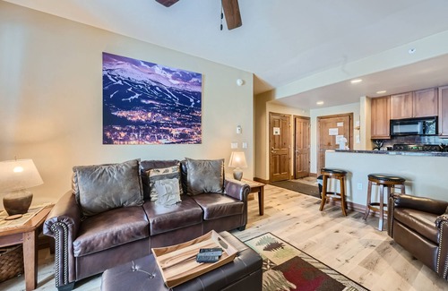 The Highlands Condo | Highland Greens Lodge 210 1 Bedroom Condo by RedAwning