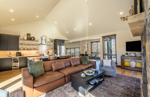 Silverthorne House | Highland Haven - Backs to National Forest