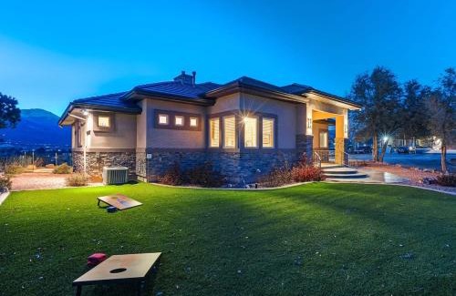 Colorado Springs House | Highland Heights - Hot Tub BBQ Mountain View