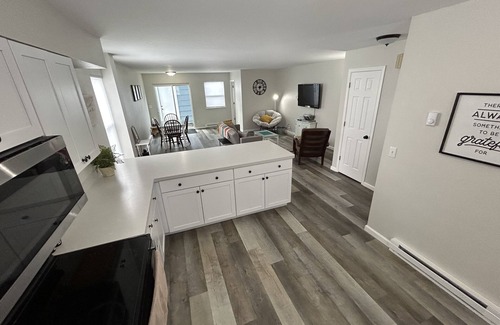Sheridan House | Highland Hideaway-Newly Remodeled!