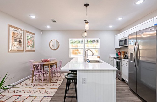 Southeast Pensacola House | Highland Home-The heart of P'cola-5beds, 8guests