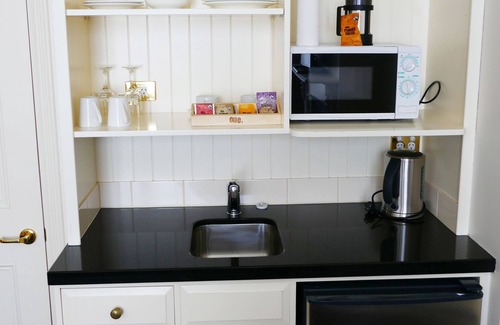 North Dunedin Hotel | Highland House Boutique Hotel