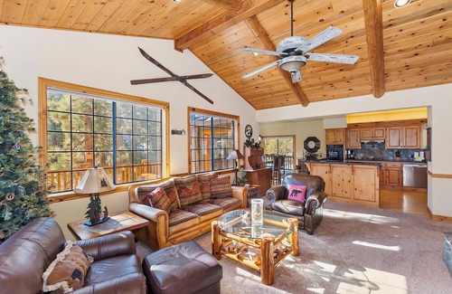 Eagle Mountain Estates Cabin | Highland Manor by Destination Big Bear : Luxury Log Estate in Eagle Mountain! Movie Theater/Game Room!