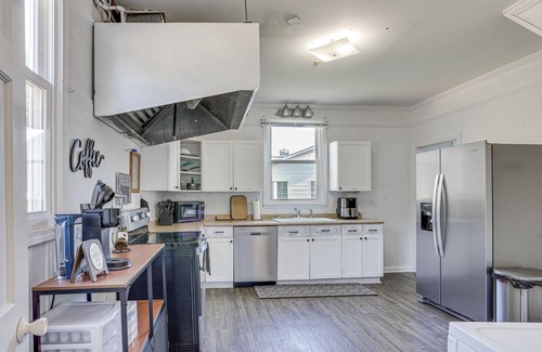 Jackson House | Highland Manor, King size Beds, Game Room with Treadmill.