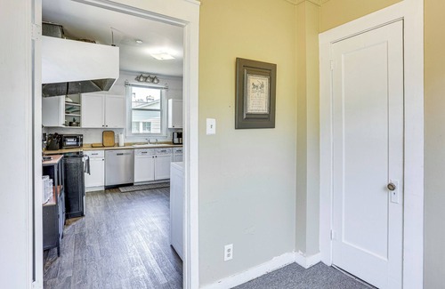 Jackson House | Highland Manor, King size Beds, Game Room with Treadmill.