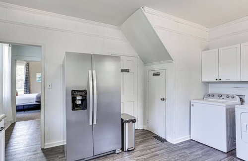 Jackson House | Highland Manor, King size Beds, Game Room with Treadmill.