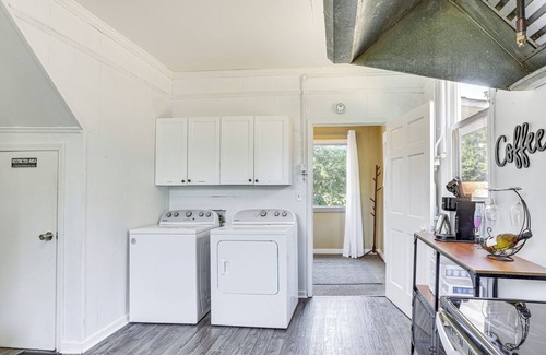 Jackson House | Highland Manor, King size Beds, Game Room with Treadmill.