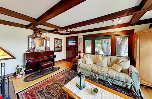 Eagle Rock House | Highland Park Haven