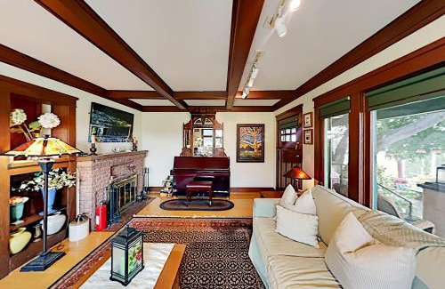 Eagle Rock House | Highland Park Haven