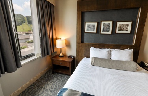 Fairfield Cabin | Highland Queen | Relaxing Getaway Near Slopes