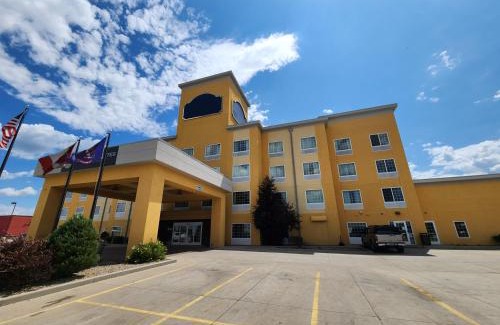 Minot Hotel | Highland Suites Minot