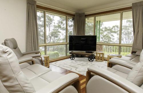 Mount Victoria House | Highland View