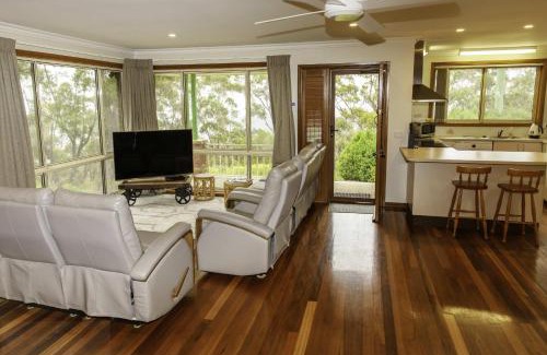 Mount Victoria House | Highland View