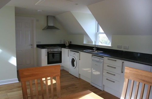 Shanklin Apartment | Highlands Apt 4 - balcony, sea views, balcony, free wifi + parking