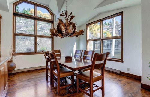 Highlands Townhomes Apartment | Highlands Area by East West Hospitality