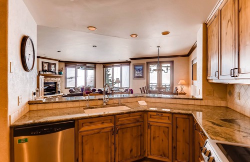 Highlands Townhomes Apartment | Highlands Area by East West Hospitality